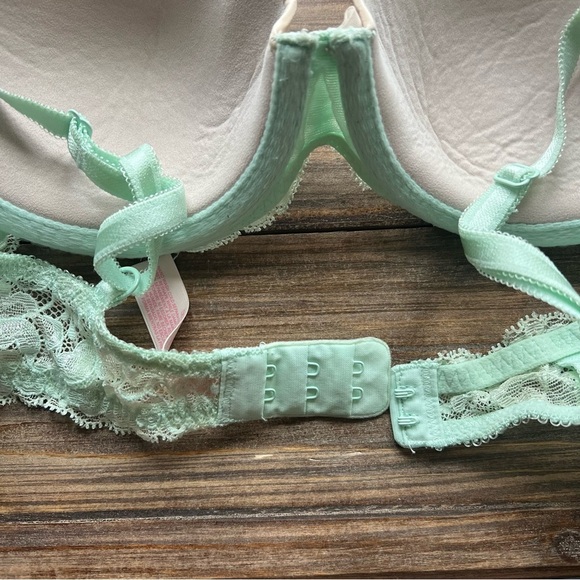 Victoria’s Secret Dream Angel Lined Demi Mint Lace Bra Size 34B - Picture 5 of 6